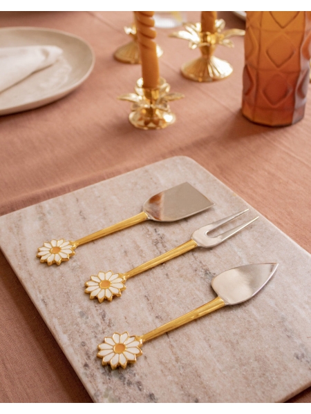 DAISY ENAMEL CHEESE CUTLERY BY A LA COLLECTION